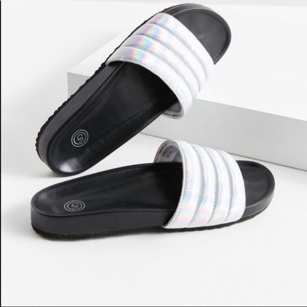 Urban Outfitters silver pool slide - Picture 2 of 2